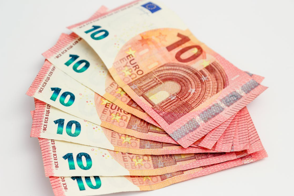 Banken waarschuwen: Zorg voor contant geld in huis 